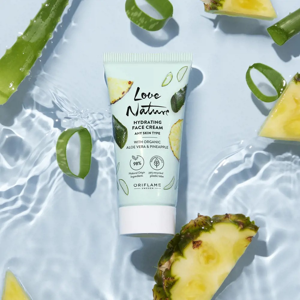 Hydrating Face Cream with Organic Aloe Vera & Pineapple