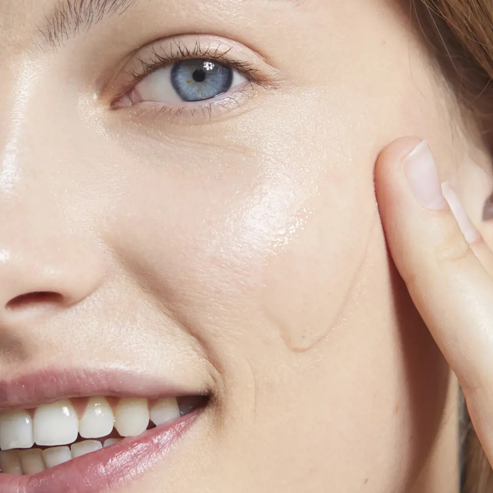 Hydrating Face Mask with Organic Aloe Vera & Pineapple