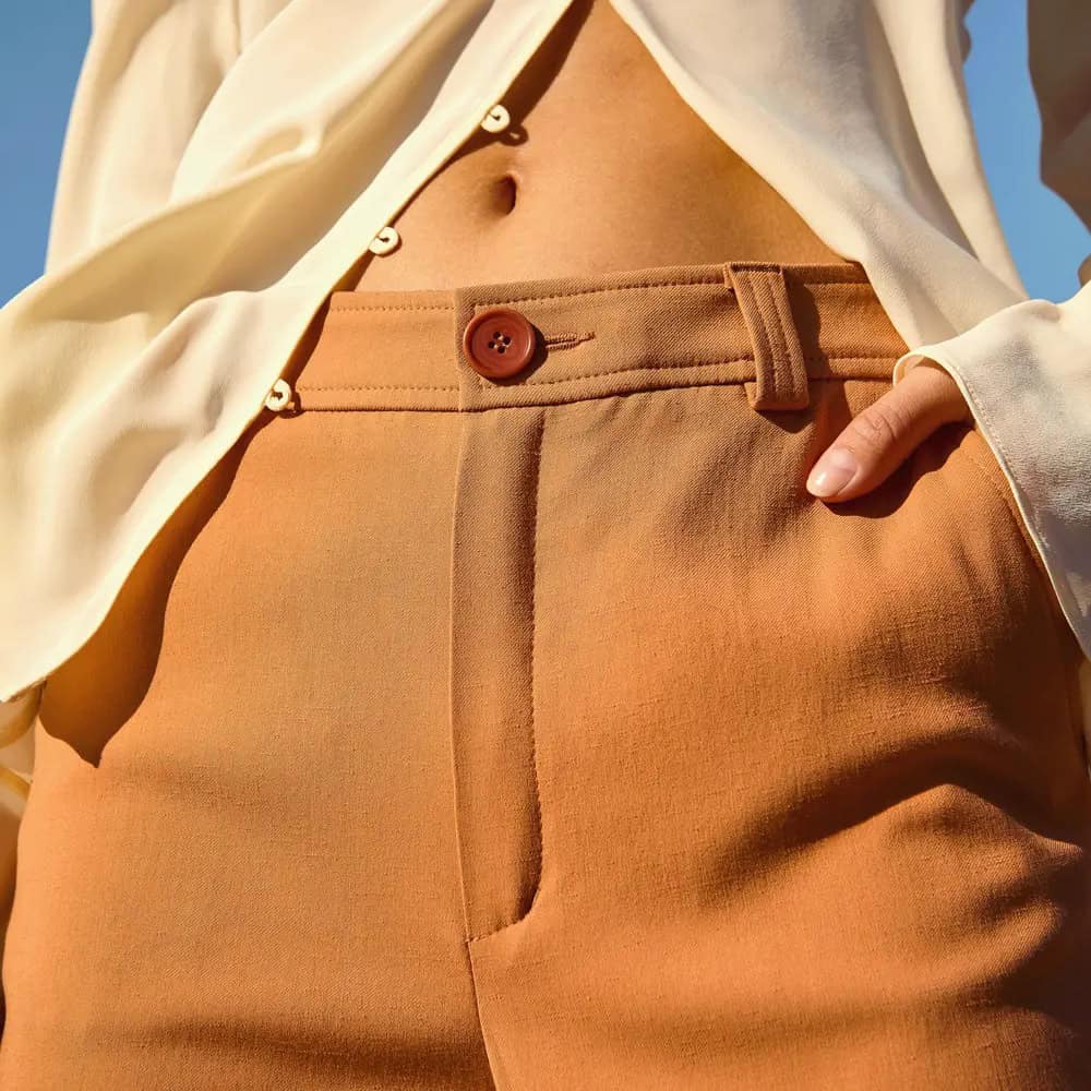 Moisturizing Cleansing Cream Containing Hyaluronic Acid and Peach Extract