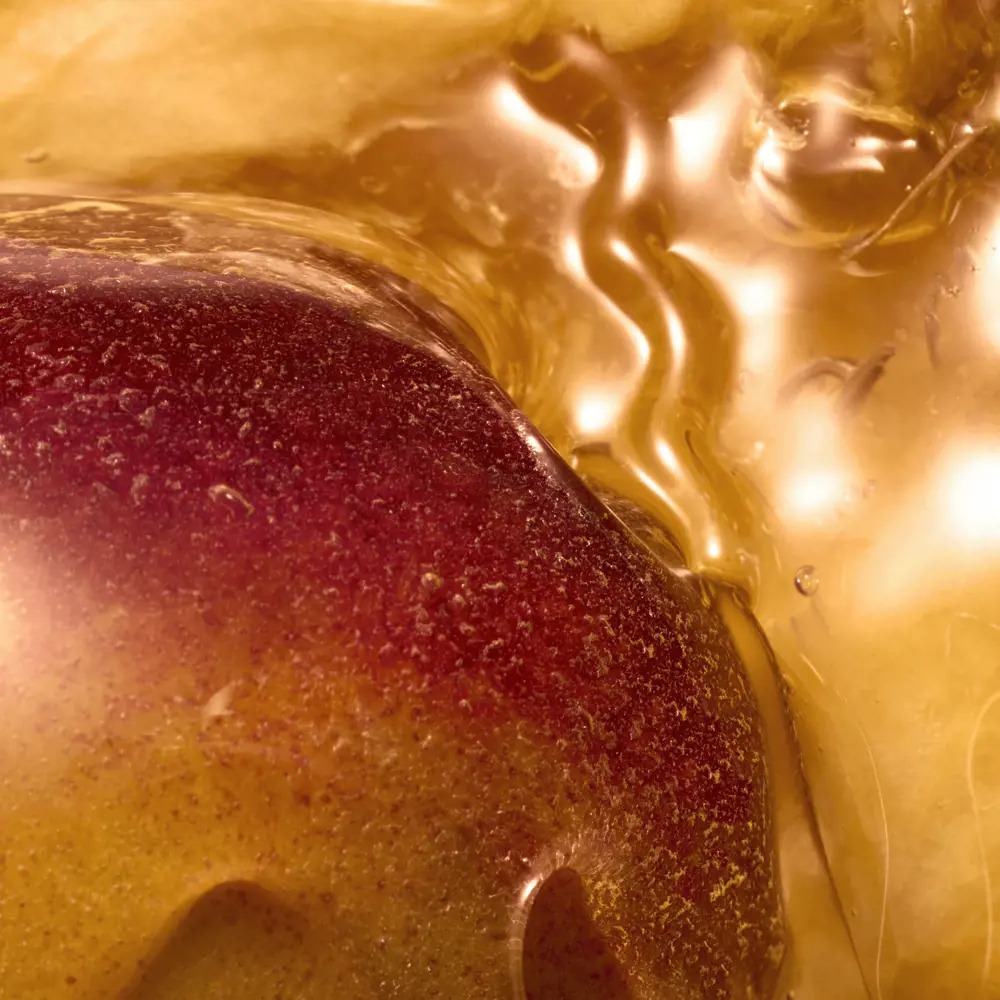 Moisturizing Cleansing Cream Containing Hyaluronic Acid and Peach Extract