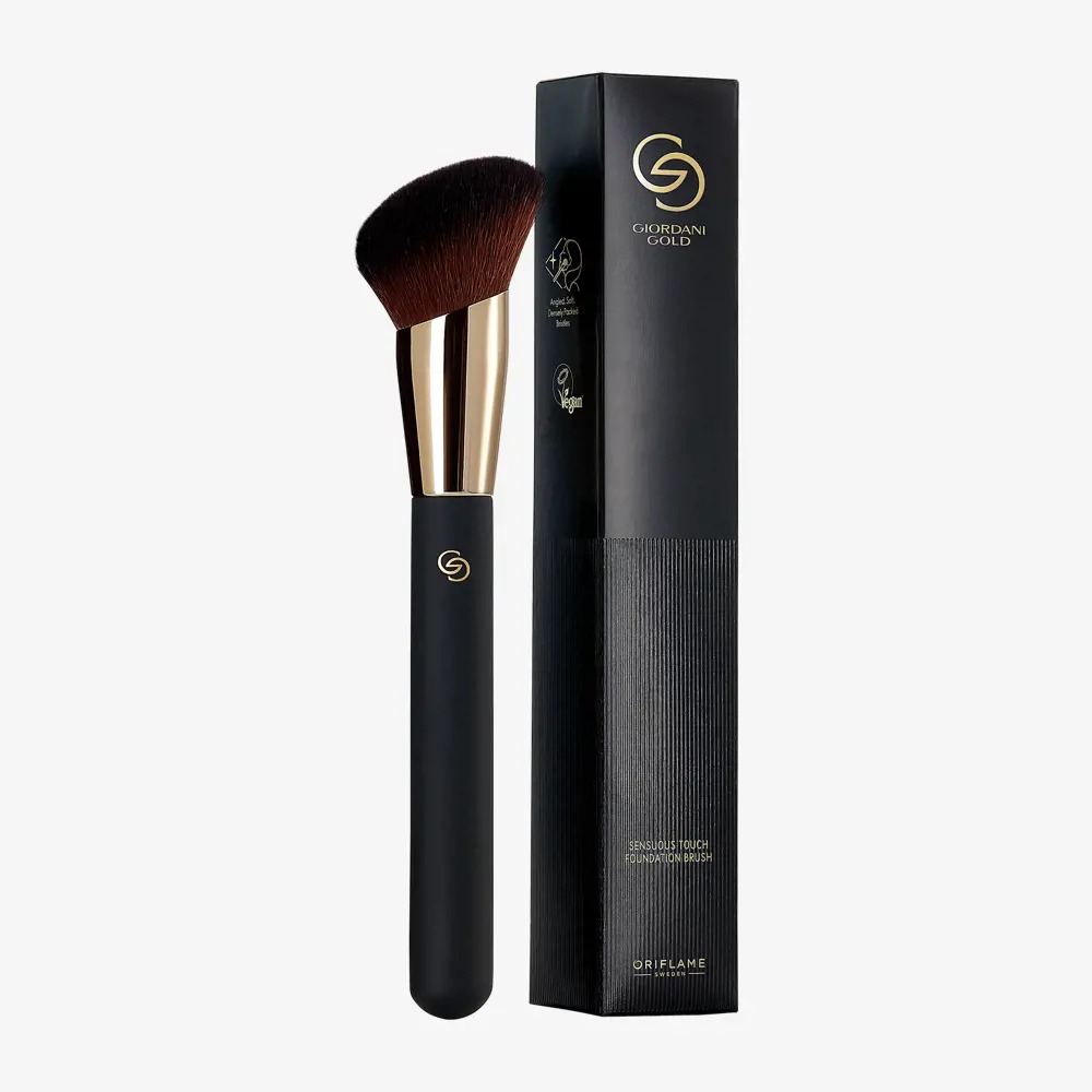 Giordani Gold Sensuous Touch Foundation Brush