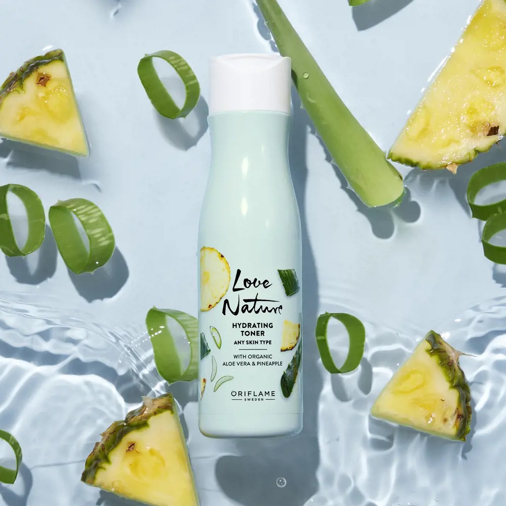 Love Nature Organic Aloe Vera and Pineapple Moisturizing Tonic